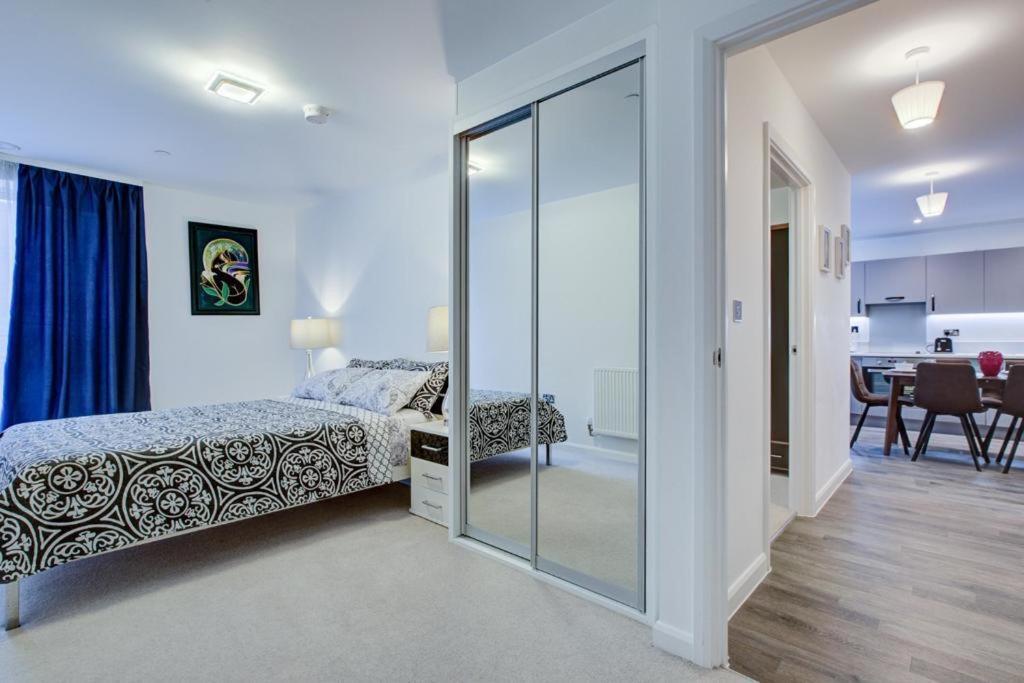 Luxury 2 Bed Flat In A New Block In East Acton Apartment London Bagian luar foto