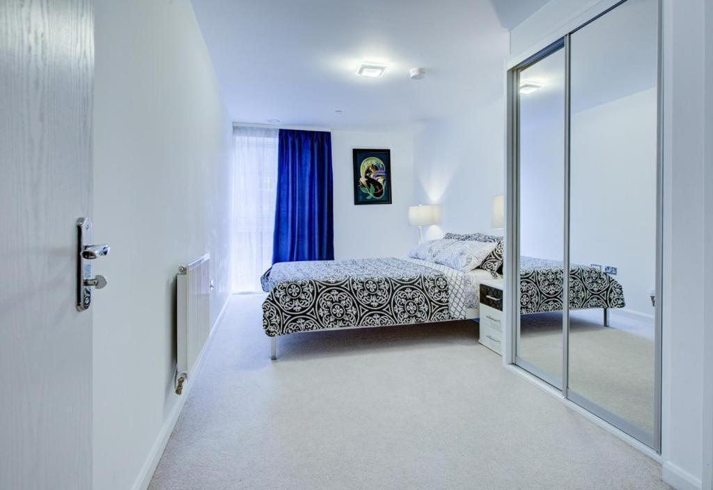 Luxury 2 Bed Flat In A New Block In East Acton Apartment London Bagian luar foto